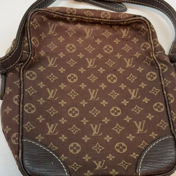 Louis Vuitton Brown Monogram Shoulder Bag - Picture 10 of 15